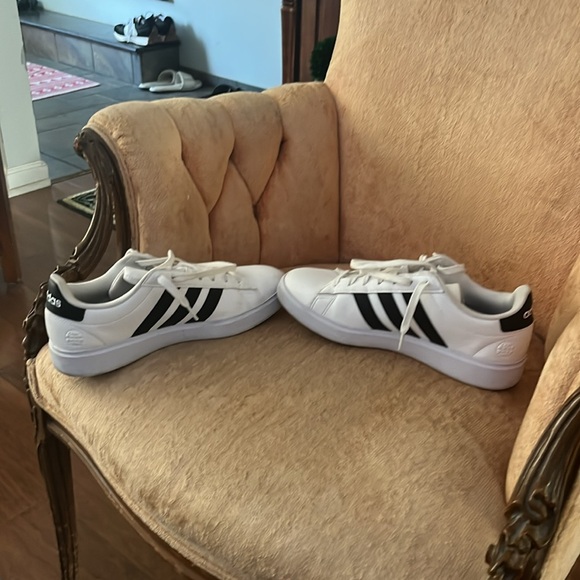 Adidas sneakers! - Picture 4 of 6
